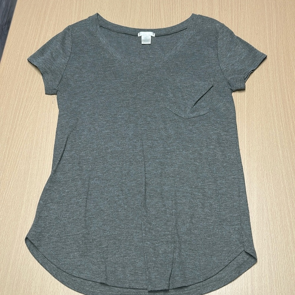Size Small, short sleeve, green, women’s blouse